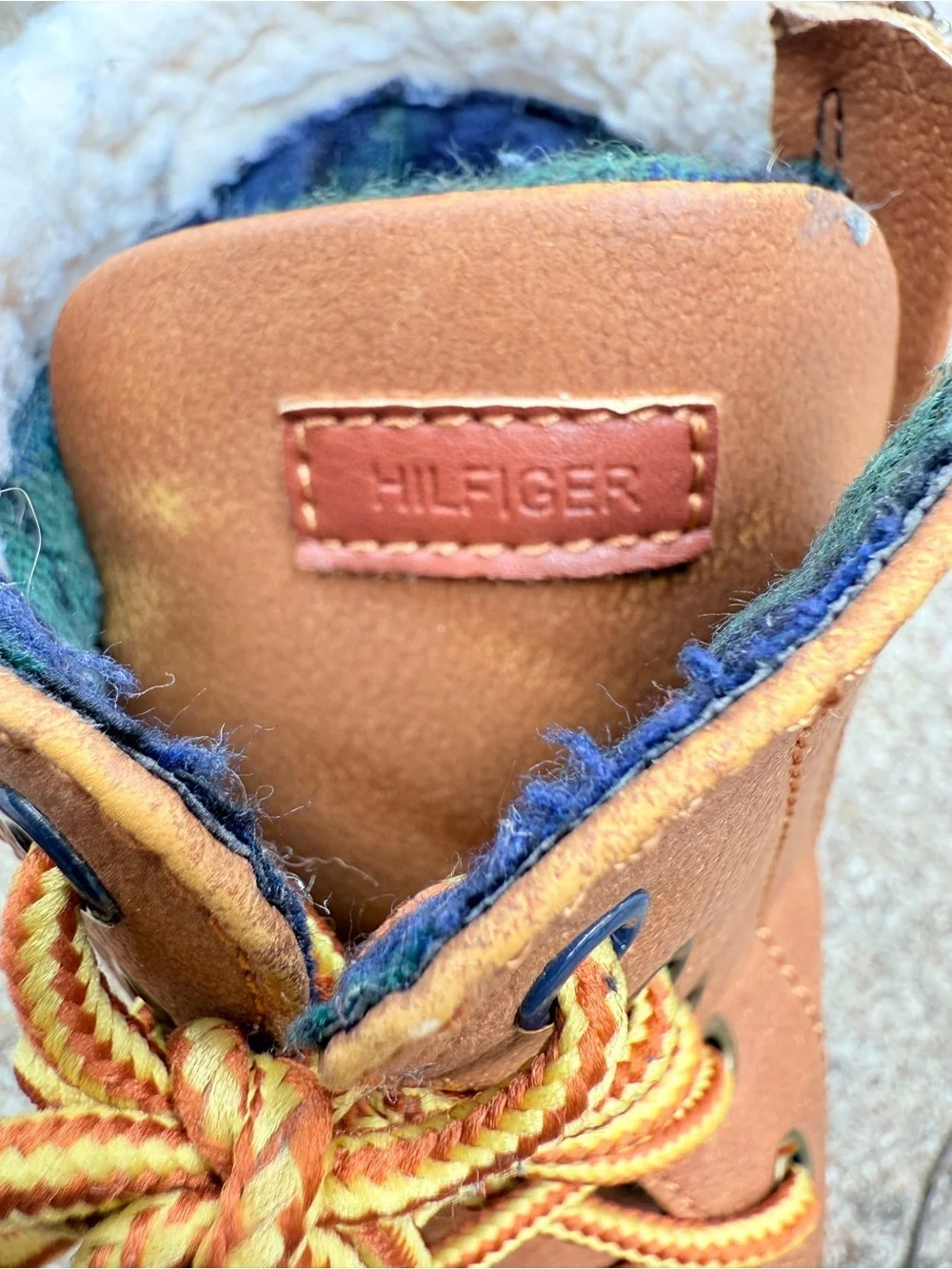 Tommy Hilfiger Duck Boots Size 4 Peacoat Brown Black Faux Shearling Lace Up